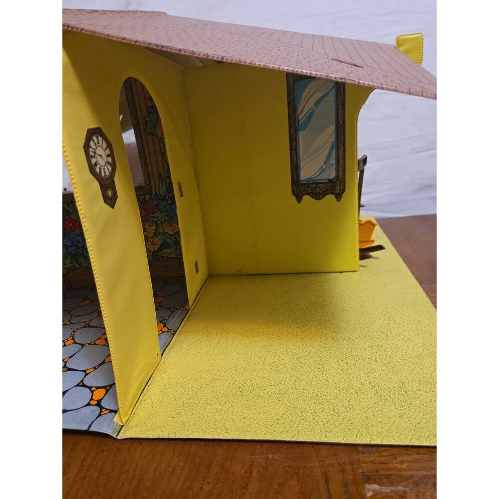 Mattel Sunshine Family Dollhouse With Living Room Kitchen Furniture 1970s Vntg